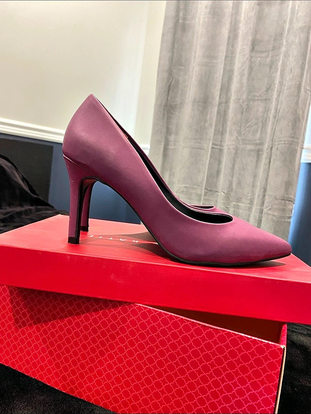 Kelly & Katie Pointed-Toe Heels in muted Purple US 7.5 Like New